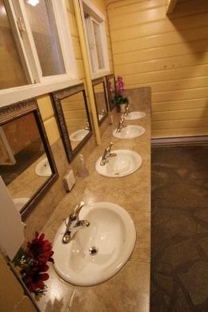 Villa Revelstoke Campgrounds & Cabins Exterior foto
